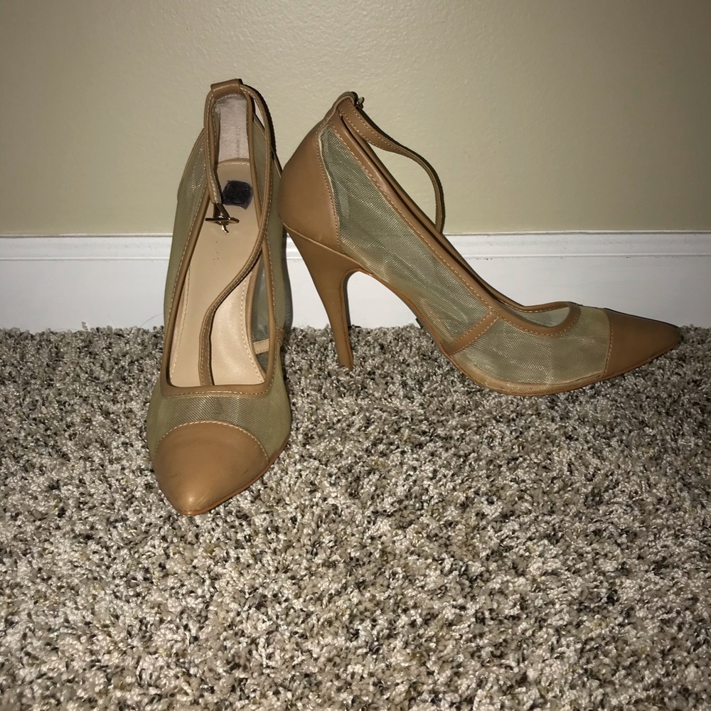 Victoria’s Secret Tan Mesh Pumps